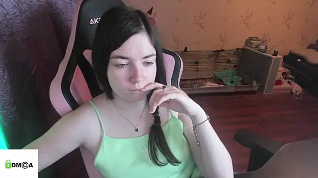 Snapshot of Crazy_forest_fairy chatting on February 28, 2:55 am Crazy forest fairy online show from February 28, 2:55 am