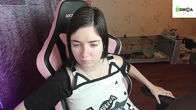 Snapshot of Crazy_forest_fairy chatting on November 8, 10:57 pm Crazy forest fairy online show from November 8, 10:57 pm