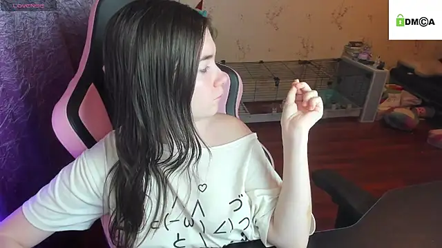 Snapshot of Crazy_forest_fairy chatting on December 21, 7:37 pm Crazy forest fairy online show from December 21, 7:37 pm