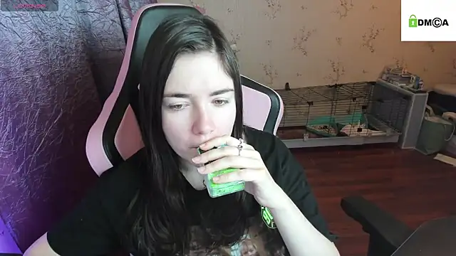 Snapshot of Crazy_forest_fairy chatting on November 13, 2:15 am Crazy forest fairy online show from November 13, 2:15 am