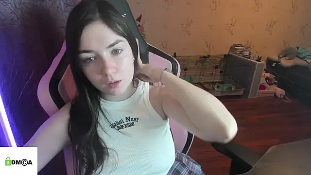 Snapshot of Crazy_forest_fairy chatting on February 23, 10:43 pm Crazy forest fairy online show from February 23, 10:43 pm