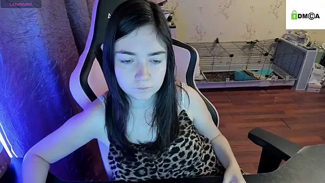 Snapshot of Crazy_forest_fairy chatting on October 5, 9:27 pm Crazy forest fairy online show from October 5, 9:27 pm