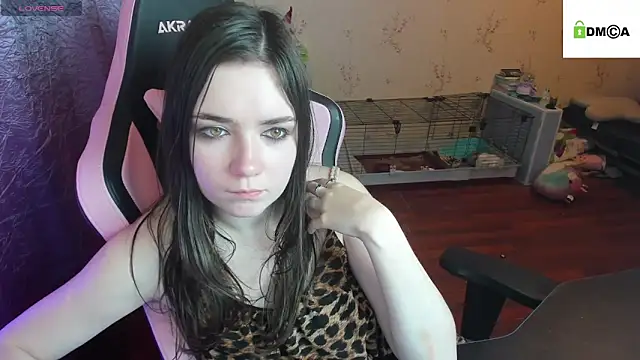 Snapshot of Crazy_forest_fairy chatting on December 19, 8:49 am Crazy forest fairy online show from December 19, 8:49 am