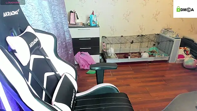 Snapshot of Crazy_forest_fairy chatting on December 2, 1:39 am Crazy forest fairy online show from December 2, 1:39 am