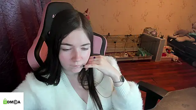 Snapshot of Crazy_forest_fairy chatting on February 22, 12:35 am Crazy forest fairy online show from February 22, 12:35 am