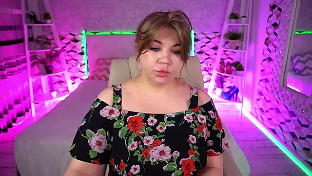 Snapshot of GabbieJay chatting on June 21, 12:44 pm GabbieJay online show from June 21, 12:44 pm