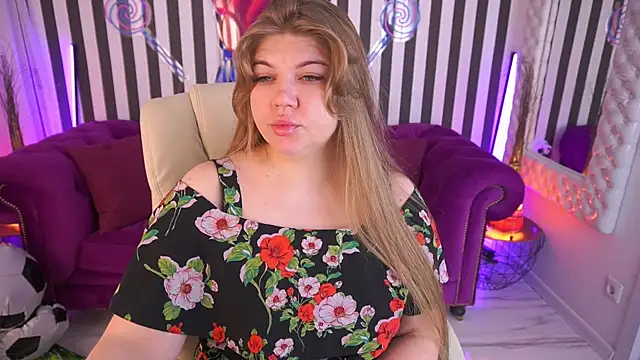 Snapshot of GabbieJay chatting on July 4, 1:04 pm GabbieJay online show from July 4, 1:04 pm