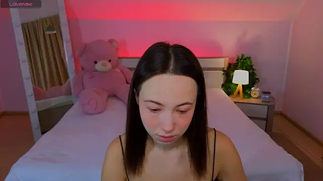 Snapshot of Hayle_Hill chatting on November 17, 1:20 am Hayle Hill online show from November 17, 1:20 am