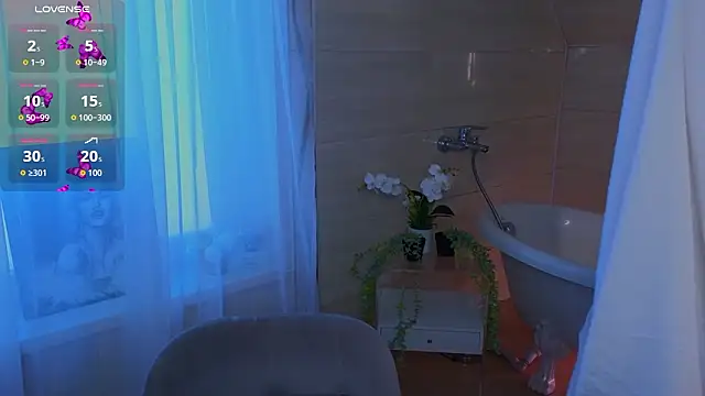 Hayle Hill online show from March 14, 2:28 am