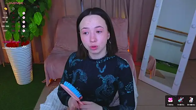 Snapshot of Hayle_Hill chatting on March 18, 2:51 am Hayle Hill online show from March 18, 2:51 am