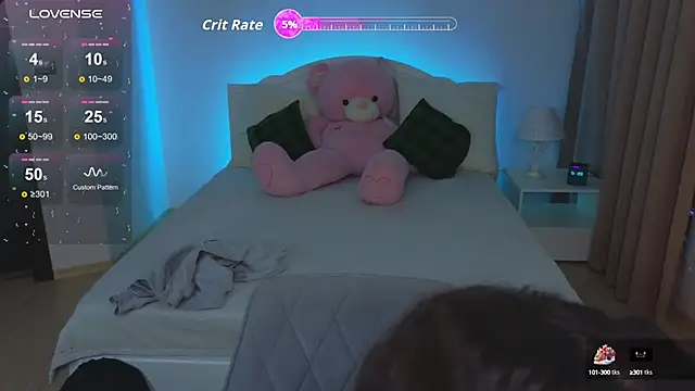 Snapshot of Hayle_Hill chatting on October 13, 2:13 am Hayle Hill online show from October 13, 2:13 am