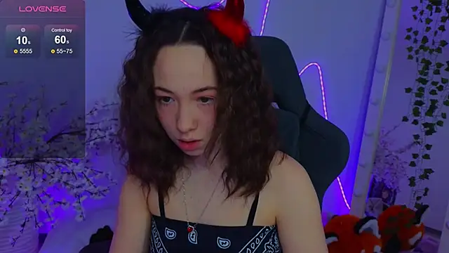 Hayle Hill online show from February 23, 12:12 am