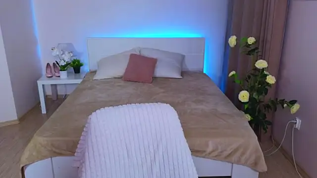 Snapshot of Hayle_Hill chatting on March 19, 9:28 am Hayle Hill online show from March 19, 9:28 am