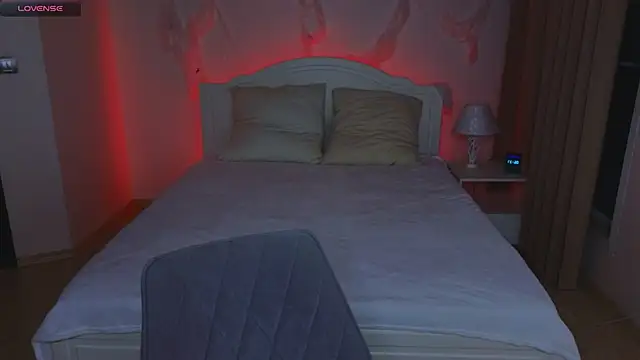 Snapshot of Hayle_Hill chatting on October 27, 11:38 pm Hayle Hill online show from October 27, 11:38 pm