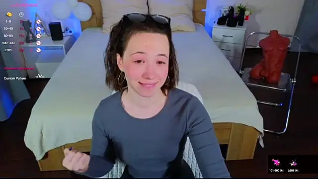 Snapshot of Hayle_Hill chatting on March 8, 8:22 am Hayle Hill online show from March 8, 8:22 am