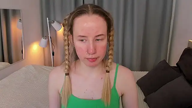 Snapshot of Cassie_Kelman chatting on March 16, 8:43 pm Cassie Kelman online show from March 16, 8:43 pm
