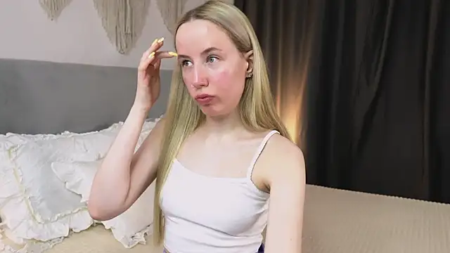 Cassie Kelman online show from April 3, 9:21 pm