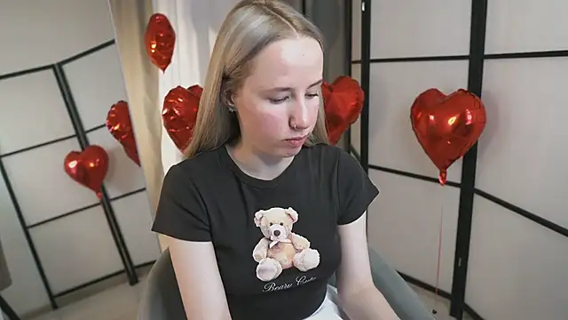 Cassie Kelman online show from February 13, 9:15 pm