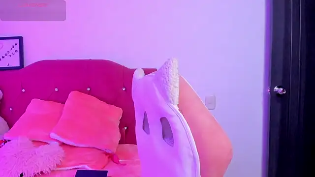 LucianaTomson online show from February 10, 9:25 pm