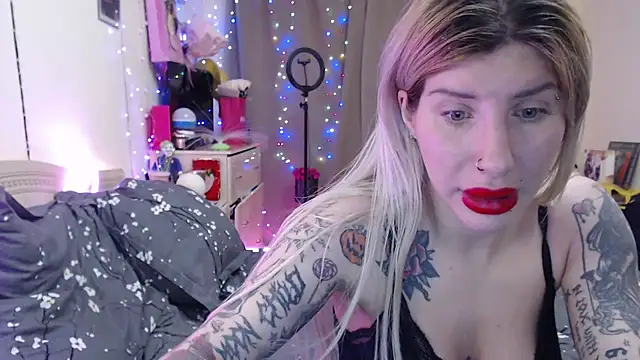 BLACKPeonyy online show from November 28, 6:30 pm