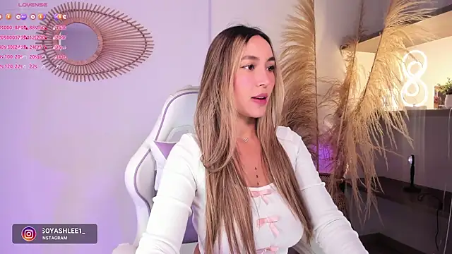 ashley2004 x online show from September 25, 11:44 pm