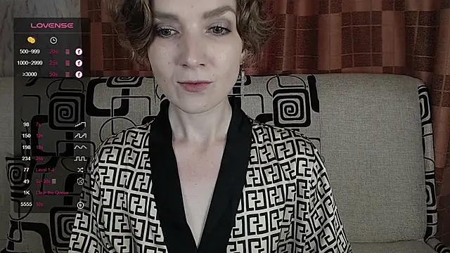 Snapshot of TinaWince chatting on July 4, 5:03 am TinaWince online show from July 4, 5:03 am