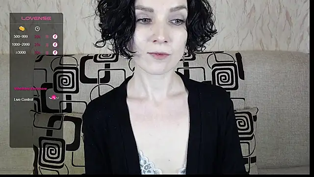 Snapshot of TinaWince chatting on February 5, 8:32 am TinaWince online show from February 5, 8:32 am