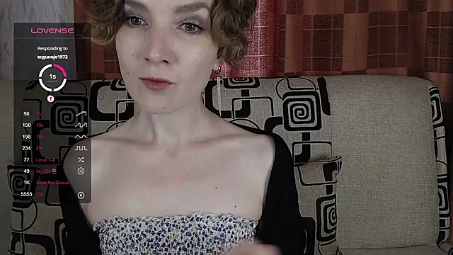 Snapshot of TinaWince chatting on July 17, 5:15 am TinaWince online show from July 17, 5:15 am
