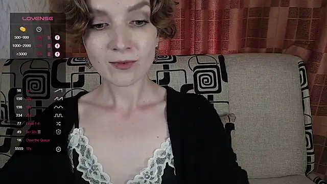 Snapshot of TinaWince chatting on June 18, 9:14 am TinaWince online show from June 18, 9:14 am