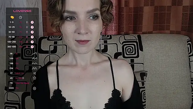 Snapshot of TinaWince chatting on June 7, 5:01 am TinaWince online show from June 7, 5:01 am