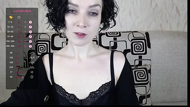 Snapshot of TinaWince chatting on February 7, 5:52 am TinaWince online show from February 7, 5:52 am