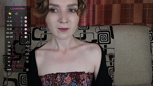 Snapshot of TinaWince chatting on July 10, 5:18 am TinaWince online show from July 10, 5:18 am