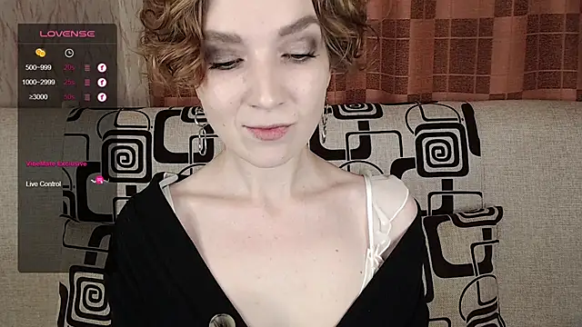 TinaWince online show from November 2, 5:01 am