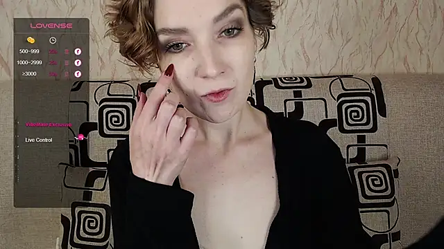 Snapshot of TinaWince chatting on October 19, 4:48 am TinaWince online show from October 19, 4:48 am