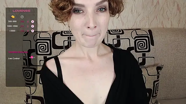 Snapshot of TinaWince chatting on October 5, 4:36 am TinaWince online show from October 5, 4:36 am