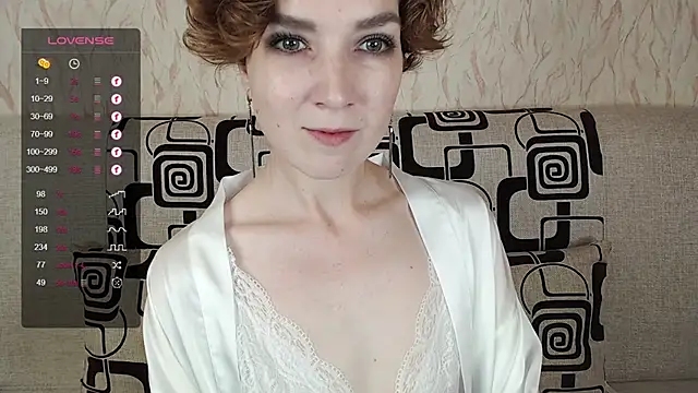 Snapshot of TinaWince chatting on September 12, 5:18 am TinaWince online show from September 12, 5:18 am