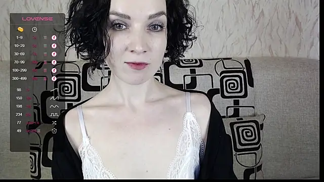 Snapshot of TinaWince chatting on February 19, 8:55 am TinaWince online show from February 19, 8:55 am