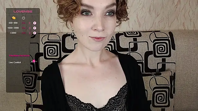Snapshot of TinaWince chatting on September 28, 4:41 am TinaWince online show from September 28, 4:41 am