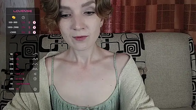 Snapshot of TinaWince chatting on June 25, 4:43 am TinaWince online show from June 25, 4:43 am