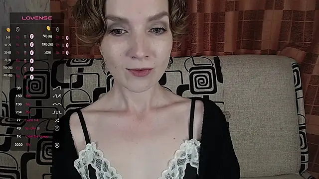Snapshot of TinaWince chatting on June 18, 4:55 am TinaWince online show from June 18, 4:55 am
