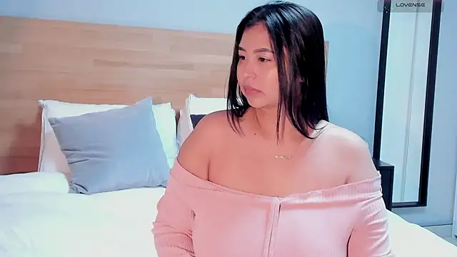  alaiasmile  online show from January 8, 8:59 pm