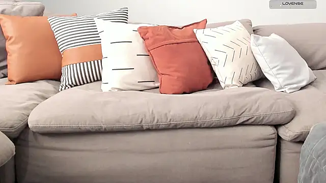  alaiasmile  online show from February 27, 3:01 pm