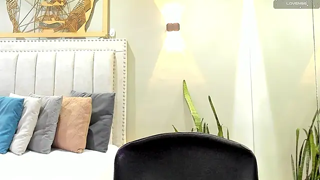  alaiasmile  online show from March 8, 6:22 pm