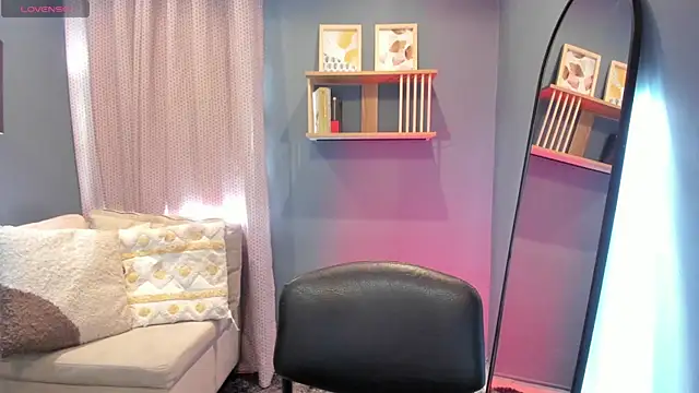 Snapshot of _alaiasmile_ chatting on June 12, 7:33 pm alaiasmile online show from June 12, 7:33 pm