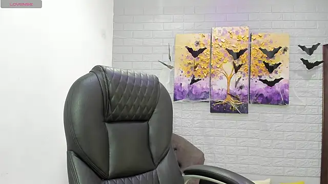 Snapshot of _alaiasmile_ chatting on October 31, 4:14 pm alaiasmile online show from October 31, 4:14 pm