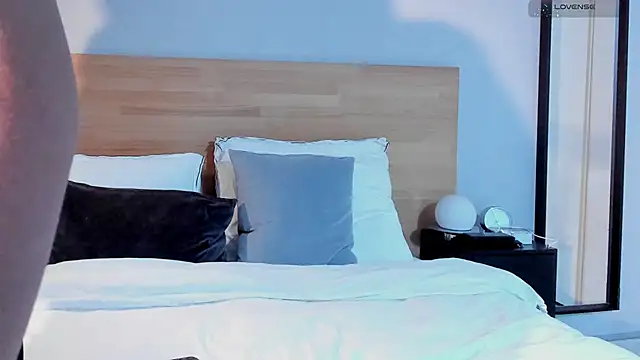  alaiasmile  online show from December 20, 7:39 pm