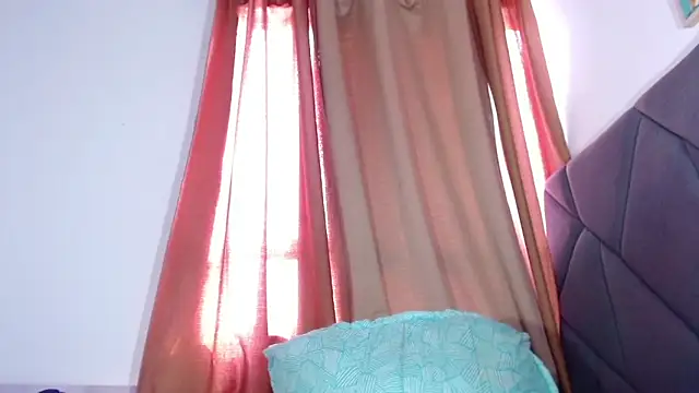 LAISYBROWNX online show from November 20, 1:01 pm