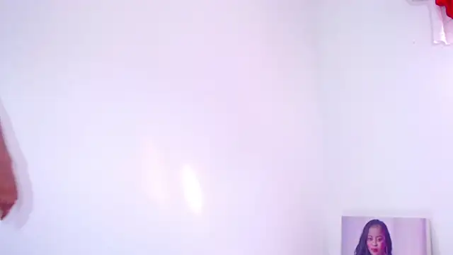 LAISYBROWNX online show from October 31, 2:24 pm