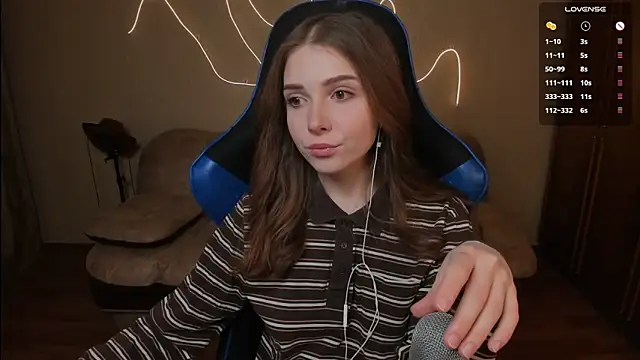 Snapshot of Kami_kam chatting on March 10, 6:45 pm Kami kam online show from March 10, 6:45 pm