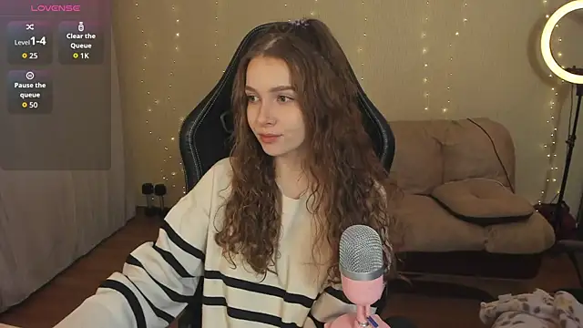 Snapshot of Kami_kam chatting on December 14, 9:20 pm Kami kam online show from December 14, 9:20 pm